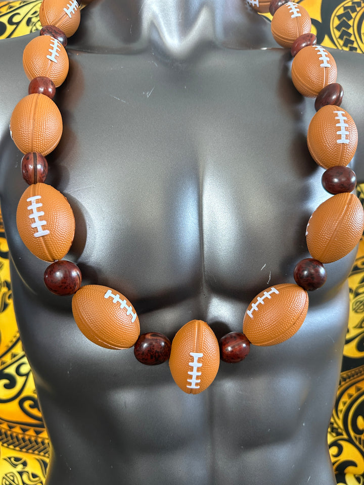 Football Kukui Lei