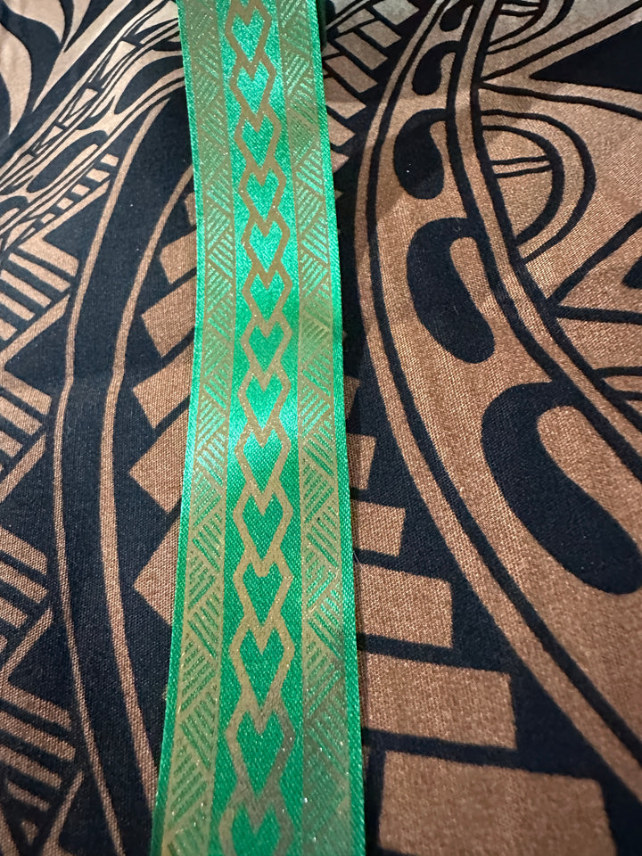 3/4” Metallic Gold On Kelly Green Ribbon