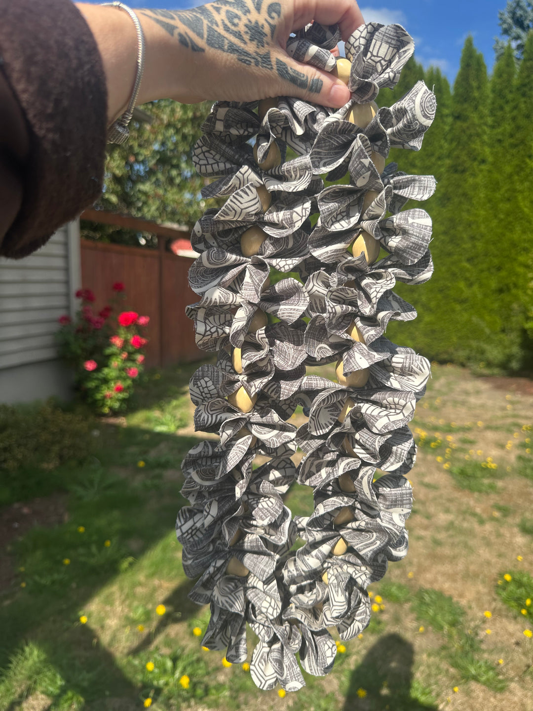 Cream & Gray Forever Fabric Lei