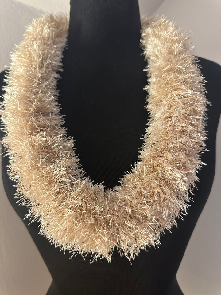 Tan Eyelash Yarn Lei