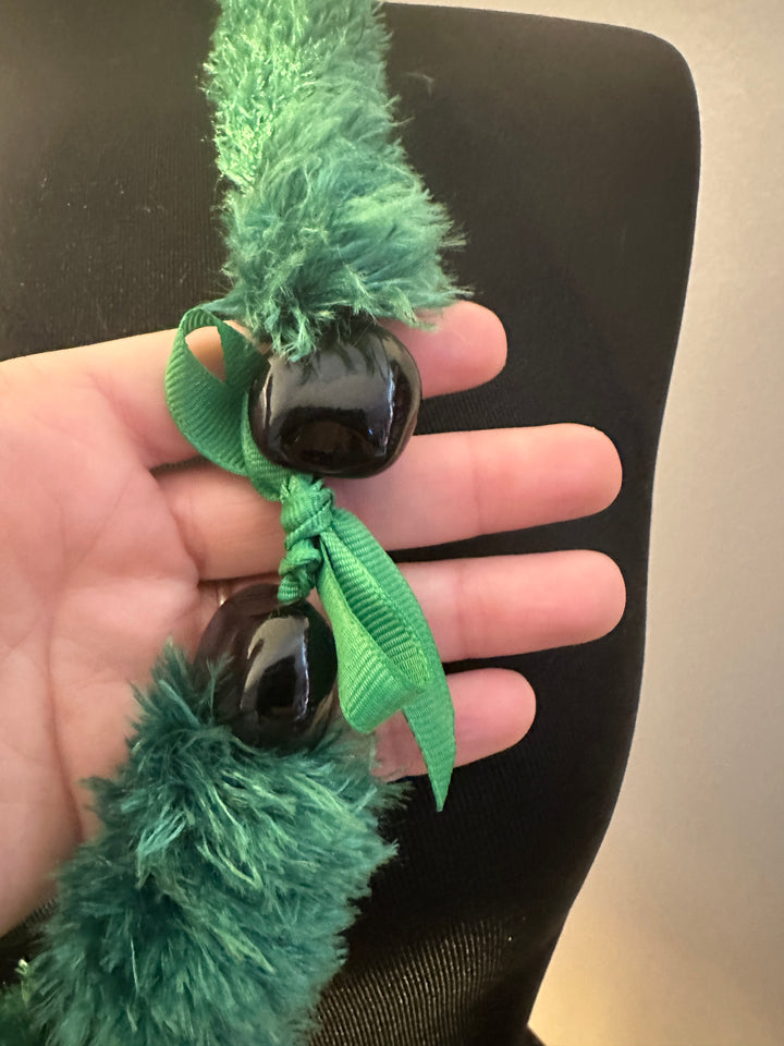 Kelly Green Eyelash Yarn Lei