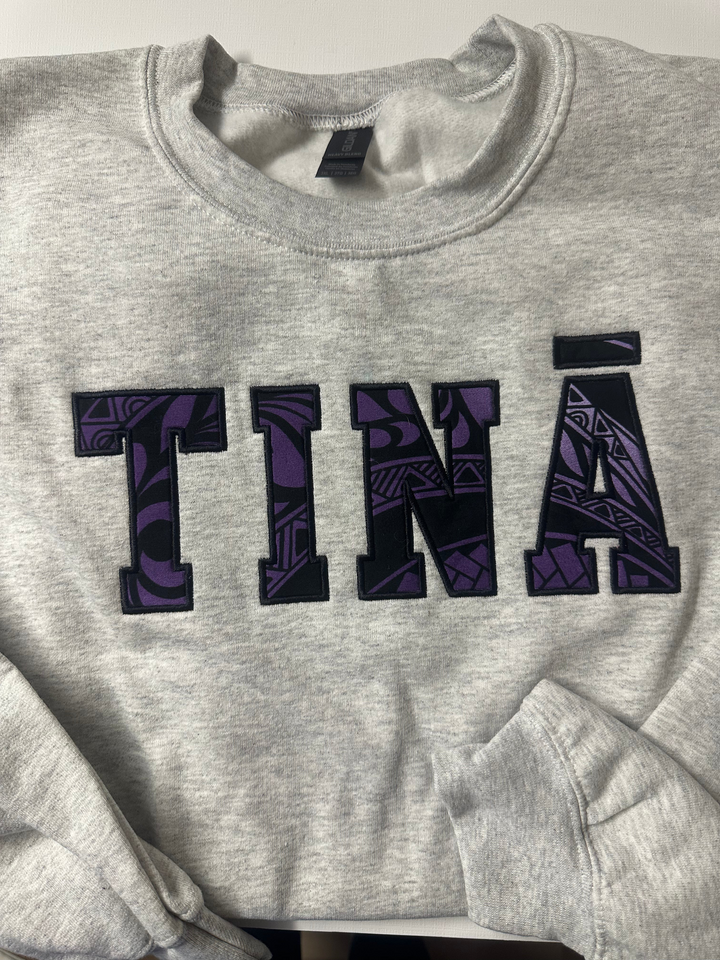 TINĀ Applique Crewneck | Gray 3XL